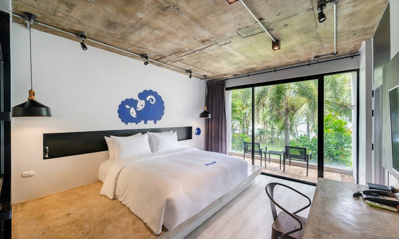 Beachfront room used with the luxury stay-and-train package